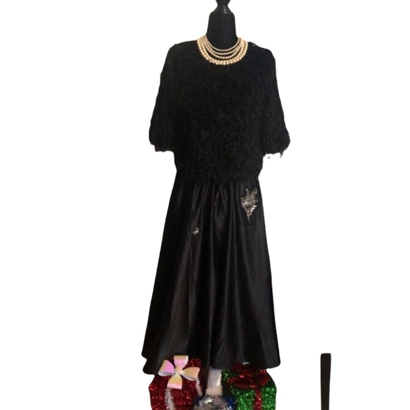 IMPERIAL black satin long skirt with crystal decals size medium - Picture 2 of 12